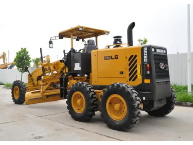 avtogrejder sdlg g9138 01