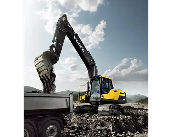 gusenychnyj ekskavator volvo ec220dl 003