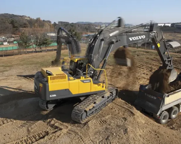 gusenychnyj ekskavator volvo ec250dl 004