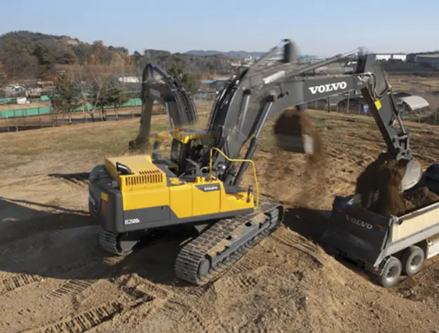 gusenychnyj ekskavator volvo ec250dl 004