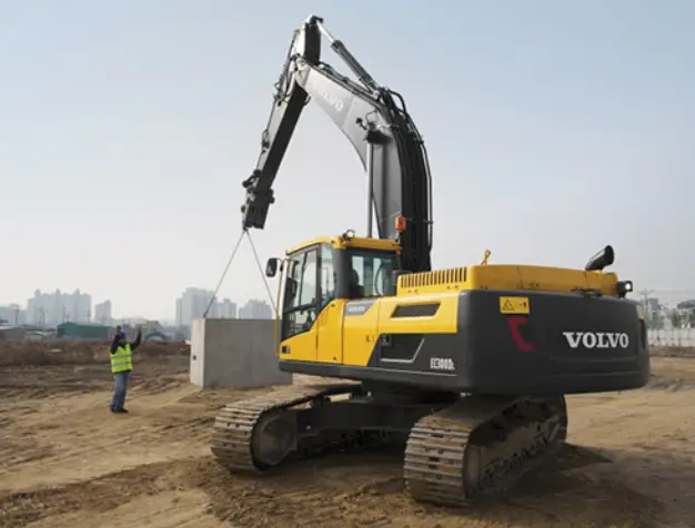 gusenychnyj ekskavator volvo ec300dl 004