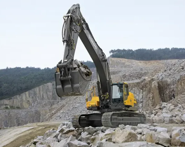 gusenychnyj ekskavator volvo ec380dl 002