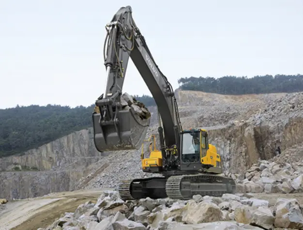 gusenychnyj ekskavator volvo ec380dl 002