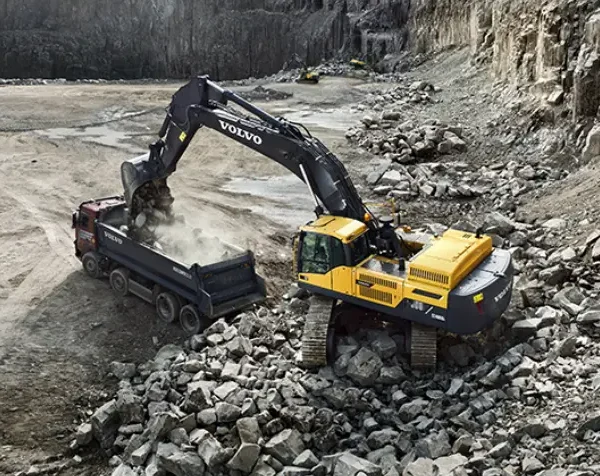gusenychnyj ekskavator volvo ec480dl 004