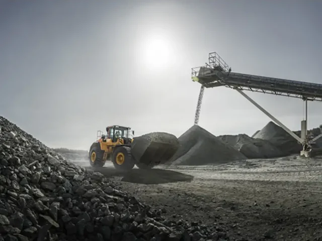 kolisnyj navantazhuvach volvo l260h 001