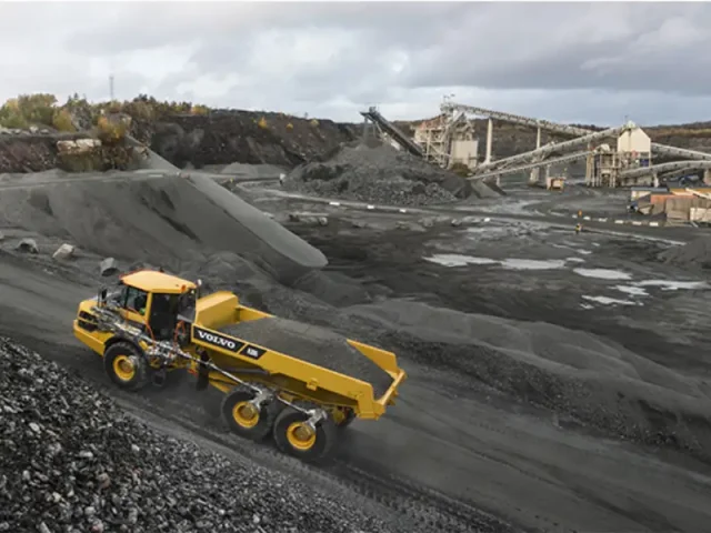 zchlenovanyj samoskyd volvo a30g 01