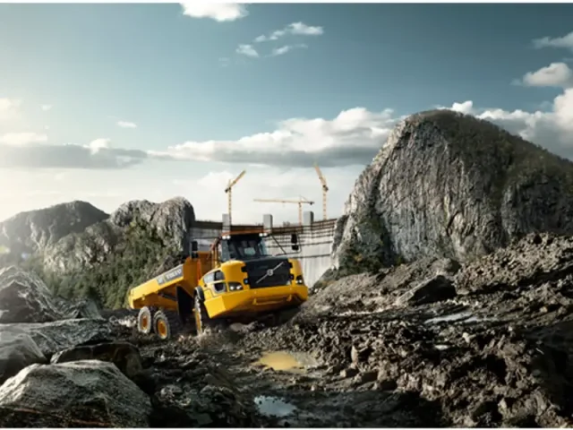 zchlenovanyj samoskyd volvo a35g 01